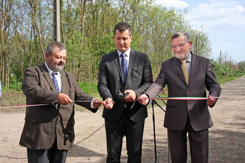 Jászkarajenő: 80 millió forintért 3 km dűlőút