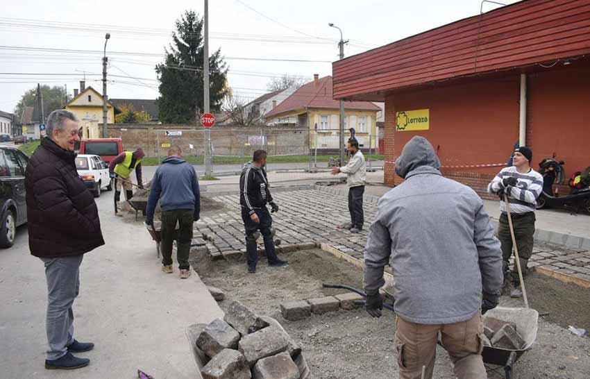 Zsebre dugott kéz: ennyi köze van Czirának ahhoz, amivel dicsekszik