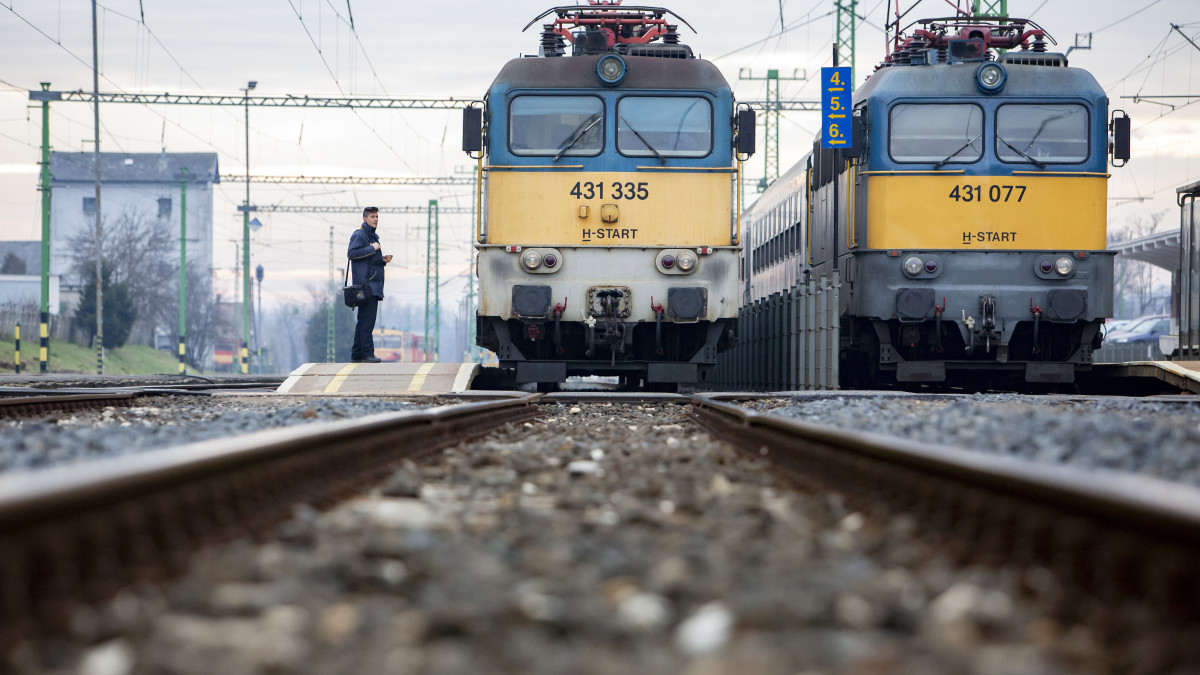 Közvetlen vasúti kapcsolat december 12-től Kecskemét–Szolnok között