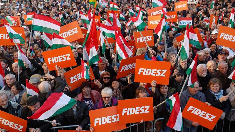 Fidesz aktivistákat ültetne a szavazatszámláló bizottságokba a jegyző