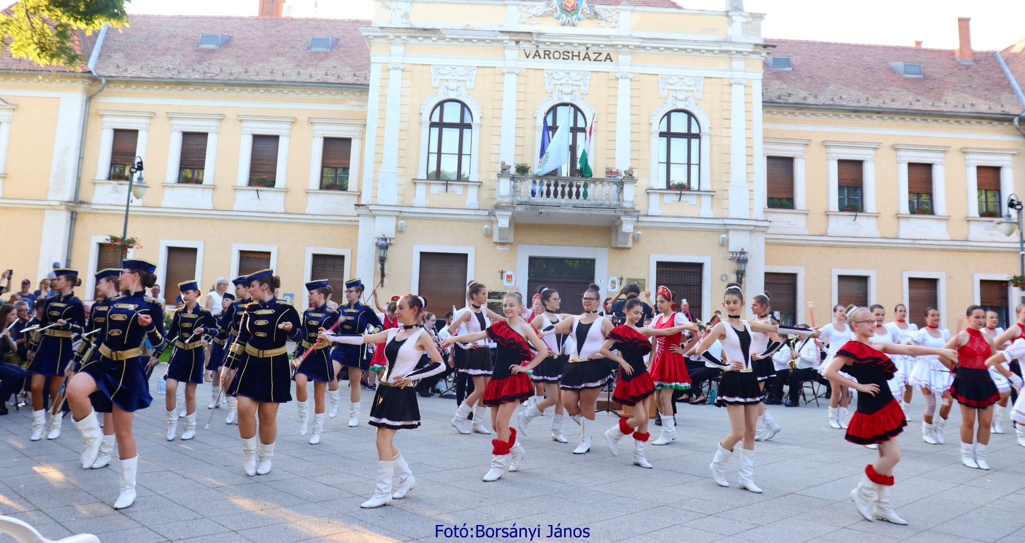 Pünkösdi „rezesbandák” Abonyban