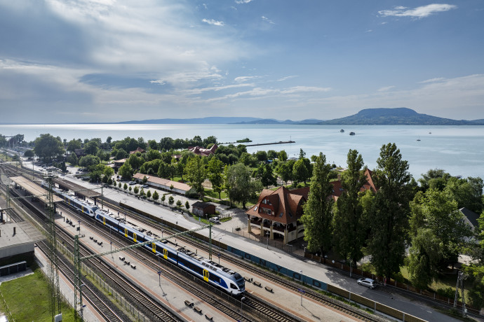 Fontos Hír: Sűrűbb Vasúti Közlekedés a Balatonhoz az Utószezonban!