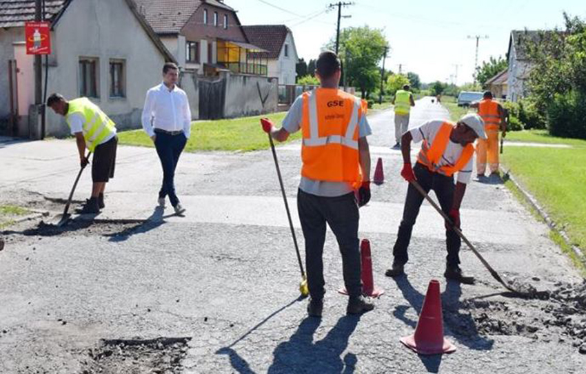 Ön kitől és mit kérdezne?