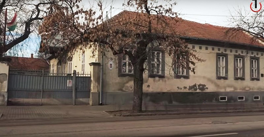 Tovább dagad a fideszes pedofil-botrány, az igazgató, a polgármester és a rendőrkapitány is tudott az ügyről – címmel írt a nagykőrösi esetről a Sztárklikk