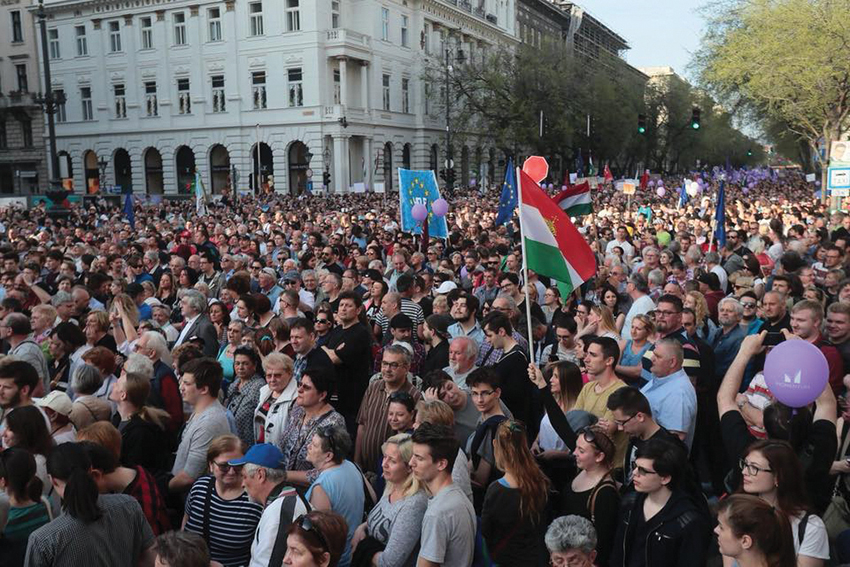 A FIDESZ EGY ATOMTÁMADÁSHOZ MÉRHETŐ MEGFÉLEMLÍTÉSSEL “NYERTE MEG” A VÁLASZTÁST! – interjú Zágráb Nándorral