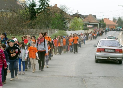 Pest megyei futó- és gyalogló napok_ csaknem négyezer résztvevővel